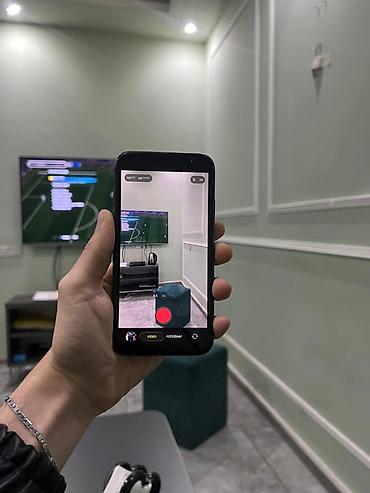 Apple iPhone: IPhone 11, 128 GB, Qara — 12