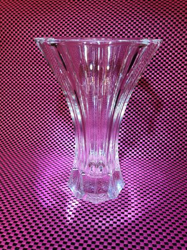 Vaze i saksije: Vaza, Staklo, Novo na lalafo.rs — 6 Vaze i saksije: Vaza, Staklo, Novo — 6