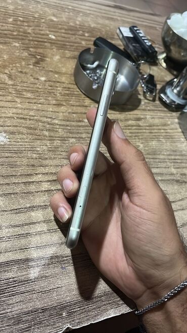 Apple iPhone: IPhone 11, 64 GB, Gümüşü, Face ID — 3