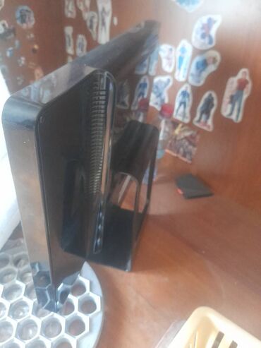 Monitorlar: Komputer monitoru satılır. Real alıcıya endirim olacaq. Komputer