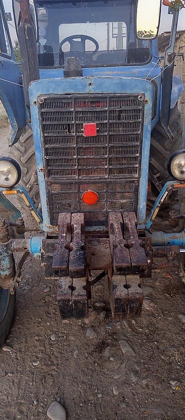 Traktorlar: Mavi rəngli təkərli kənd təsərrüfatı traktoru Texniki xüsusiyyət və — 5