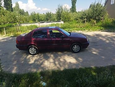 Volkswagen: Volkswagen Vento: 1992 г., 1.8 л, Механика, Бензин, Седан — 3