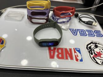 андроид мониторы для prado: İşlənmiş, Smart qolbaq, Xiaomi, Bildirişlər, rəng - Qara