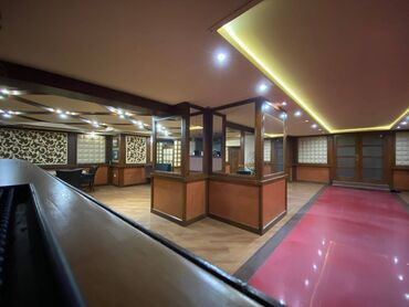 Restoran, kafelər: İçəri şəhər metrosunun yaxınlığında, 360 kv sahəsi olan (yarızirzəmi — 8