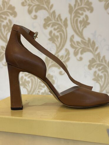 кожанные туфли: Туфли, 41, Massimo Dutti, Колдонулган, түсү - Кара, Өзү алып кетүү