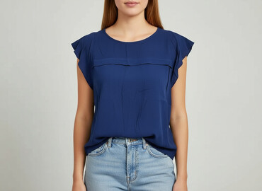 ubrania real madryt: Stradivarius, Women`s T-shirt, size L