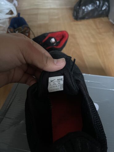 Кроссовки и спортивная обувь: Продается мужская обувь Макостны, кроссовки, ботасы, ботинки дешево at lalafo.kg — 20 Кроссовки и спортивная обувь: Продается мужская обувь Макостны, кроссовки, ботасы, ботинки дешево — 20