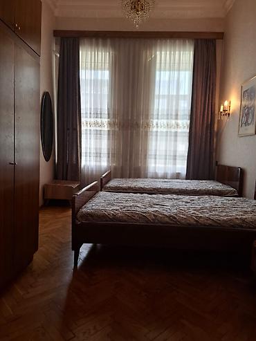 sahil: Sahil metrosunun yaxınlığı, İSR Plazanın yanında, arxitektur — 5