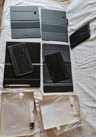 Tastature: Set futrola i Bluetooth tastatura za tablet - Više crnih — 8