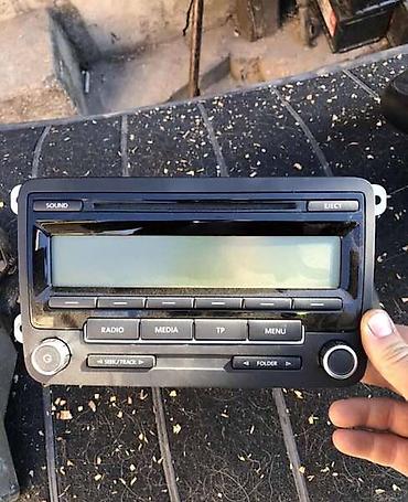 dm tapi: FABRICKI RADIO ZA VOLKSWAGEN GOLF 5, GOLF 6, PASSAT B6 . | Polovni — 1
