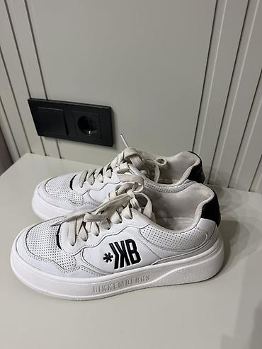 Личные вещи: Кроссовки Bikkembergs белые - Модель: низкие кроссовки с объёмной — 3