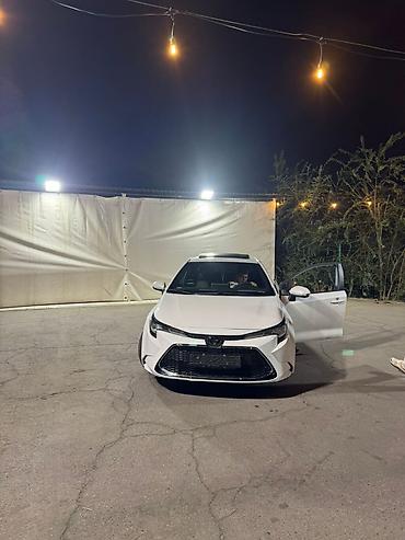 2022: Toyota Corolla: 2022 г., 1.2 л, Автомат, Бензин, Седан — 1