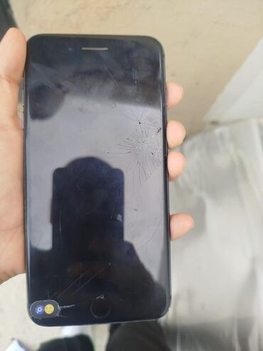 Apple iPhone: IPhone 8 Plus, Qara, Qırıq