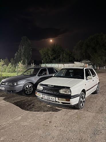 продажа volkswagen passat: Volkswagen Golf: 1992 г., 1.8 л, Механика, Хэтчбэк — 3
