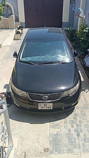 kia cerato qapi: Kia Cerato (sedan), qara rəng. - Kuzov: kompakt sedan, arxa parklama — 2
