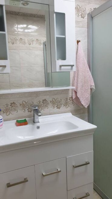 Uzunmüddətli kirayə mənzillər: 9 mkr,Göz xəstəxanası ilə üzbəüz,5 mərtəbənin,4-cü mərtəbəsində.2 — 8