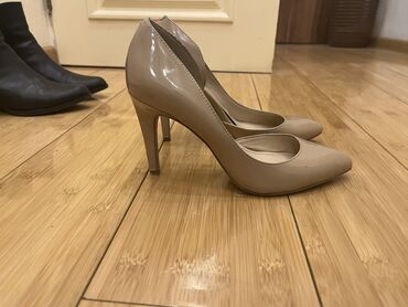 женские хорошие туфли: Туфли 36.5, цвет - Бежевый