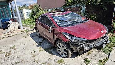 Hyundai: Hyundai Elantra: 1.6 l | 2012 il Sedan — 1