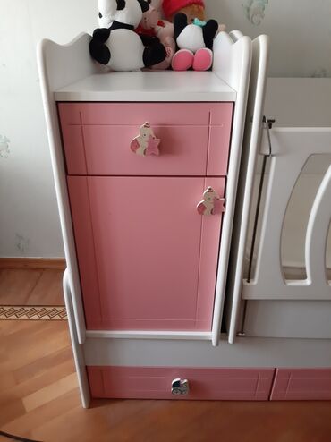 Beşiklər: Oğlan və qız üçün, İşlənmiş, Beşik, Matras ilə, Yellənmə mexanizm ilə — 3