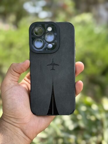 Kabrolar: Müxtəlif iPhone modelləri üçün çiçək naxışlı, şəffaf keys. Bu keys — 13