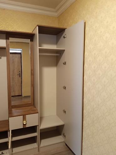 skaflar: Dəhliz üçün çoxfunksiyalı dəst – asqılık, güzgülü konsol və şkaf - — 1