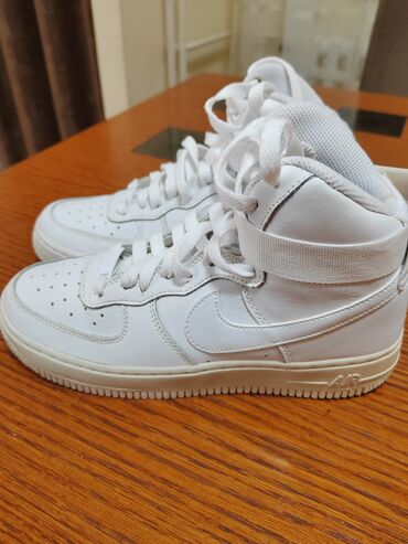 čizme nike: Patike Nike Air force 1. Odlicne original patike kupljene u