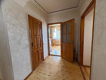 8 mikrorayon: Kiraye ev_tibb unversetine yaxin 9/7 mertebesinde 4 otaqli ev 900 azn — 9
