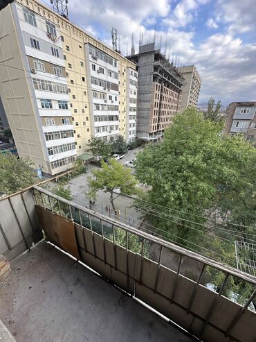 продаю квартиру район пишпек: 2 бөлмө, 47 кв. м, 104-серия, 5 кабат, Косметикалык ремонт