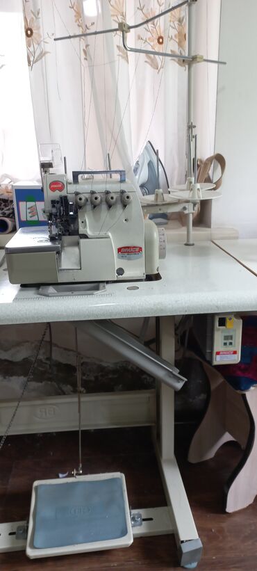 швейная машынка: Швейная машина Полуавтомат