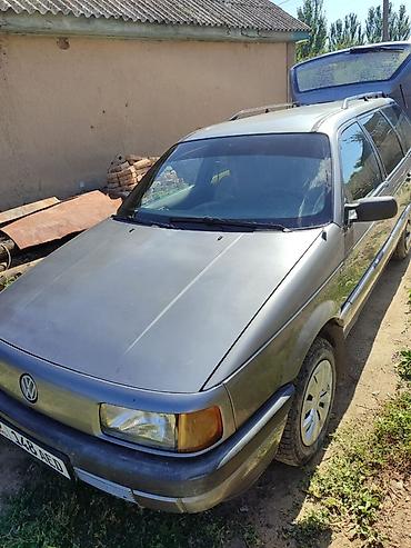 айнек авто: Volkswagen Passat Variant: 1989 г., 1.8 л, Кол менен иштөөчү, Бензин, Универсал — 1