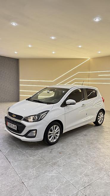 Chevrolet Spark: 2018 г., 1 л, Вариатор, Бензин, Хэтчбэк