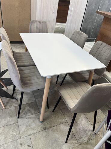 Кухонные гарнитуры: Комплект стола со стульями в стиле хайтек Привозные фабричные