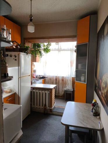 кабинет для салона: 3 комнаты, 70 м², 106 серия, 2 этаж, Косметический ремонт
