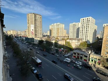 Köhnə tikili: Bakı, Yasamal, 3 otaqlı, Köhnə tikili, m. İnşaatçılar, 85 kv. m -da lalafo.az — 13 Köhnə tikili: Bakı, Yasamal, 3 otaqlı, Köhnə tikili, m. İnşaatçılar, 85 kv. m — 13