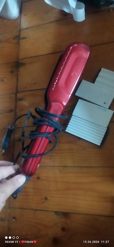 ev süpürgesi: Saç düzləndirici və “crimper” seti - Rəng: qırmızı, şnurla işləyən - — 1