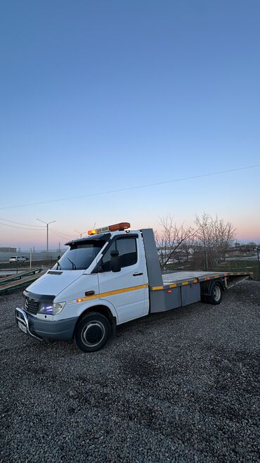 машина гоф: Эвакуатор, Mercedes-Benz, 1998 г., Ломаная