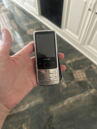 nokia 2 4: Nokia 6700 Slide, < 2 GB Memory Capacity, rəng - Gümüşü