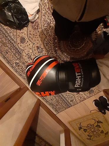 боксерская перчатка: Боксерские перчатки FIGHTEVO - Модель: FIGHTEVO (надпись «Эволюция в — 3
