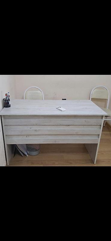 Masalar: İki model yazı masası satılır: 1) İkinefərlik yazı masası - Ölçü: 80 — 3