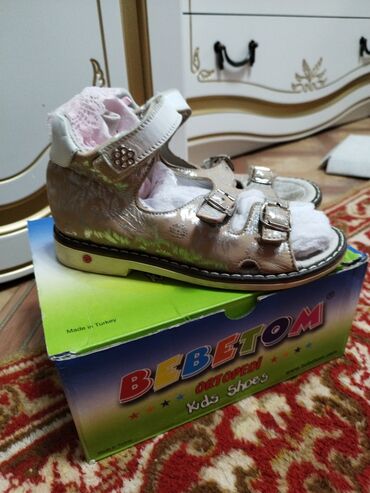 Детская обувь: Продаю турецкие кожаные ортопедические детские босоножки на лето на