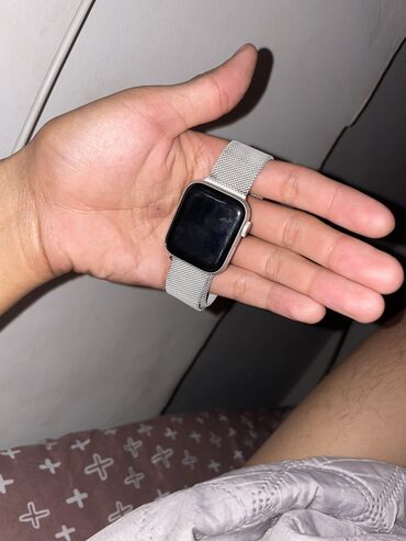 маленькая клавиатура: Нашел Apple Watch ⌚️ смарт часы отдам за вознаграждения можете