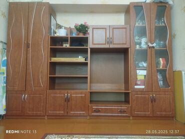 Гарнитуры для зала: Гарнитур для зала, Б/у, Самовывоз