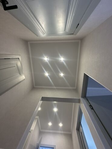 Посуточная аренда квартир: 3 комнаты, Душевая кабина, Постельное белье, Парковка — 13