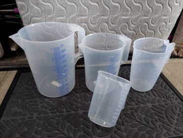 Digər qab-qacaq və mətbəx ləvazimatları: Ölçü qrafinləri dəsti – şəffaf plastik, tutacaqlı və tökmə ağızlı - — 5