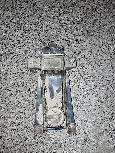 damkratlar: Hidravlik təkərli domkrat - Tip: döşəmə tipli hidravlik domkrat — 1