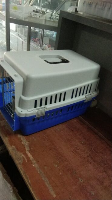 Зоотовары: Зоотовары. новый лежак. Лежак для кошки и собаки. размер 60 40 20 — 13