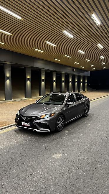 Продажа авто: Toyota Camry: 2021 г., 2.5 л, Автомат, Гибрид, Седан — 2