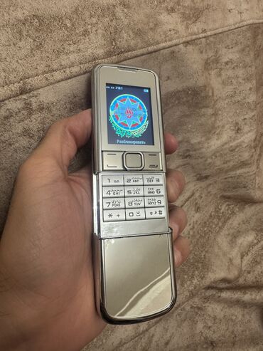 nokia 3310: Nokia 8000 4G, rəng - Gümüşü