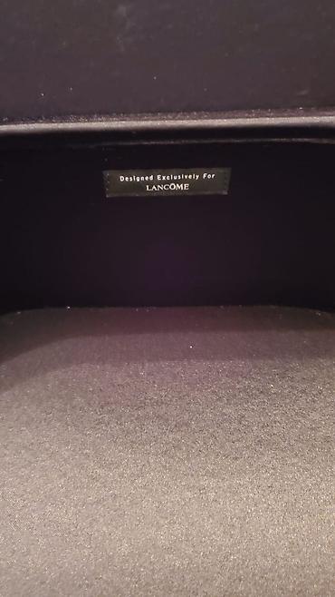 lancome: Original Lancome parfüm ücün sumka. işlənməyib təzədir. ilkin qiyməti — 4