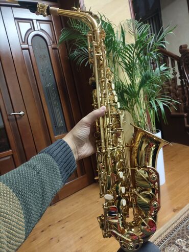 Другие музыкальные инструменты: Саксофон ямаха. Пользовались всего месяц. Никаких царапин и